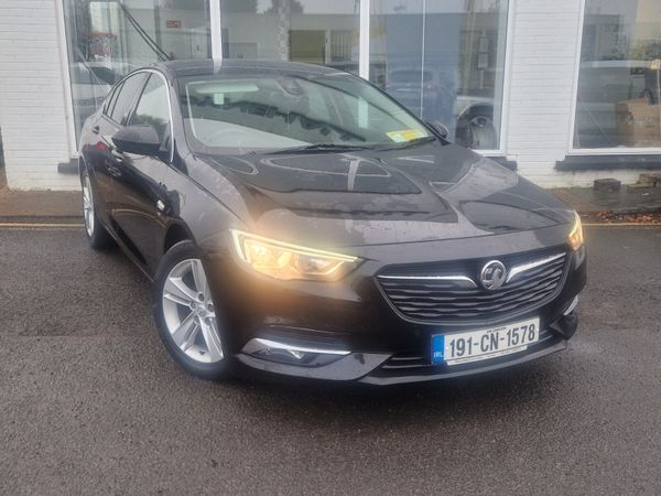 Vauxhall Insignia Hatchback, Diesel, 2019, Black