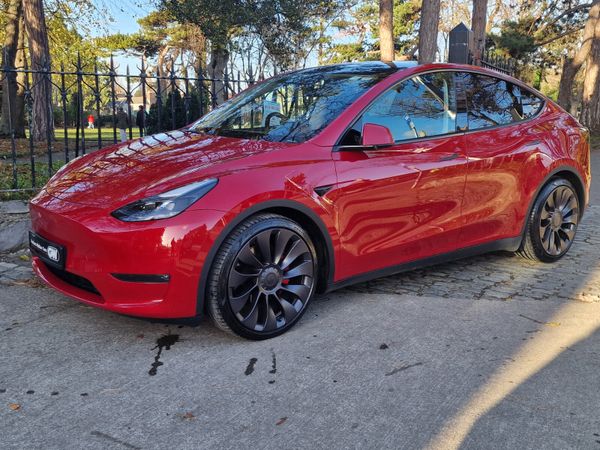 Tesla Model Y MPV, Electric, 2023, Red