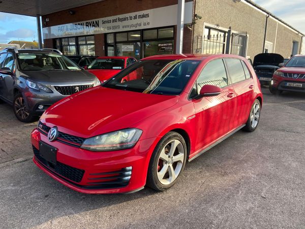 Volkswagen Golf Hatchback, Petrol, 2014, Red