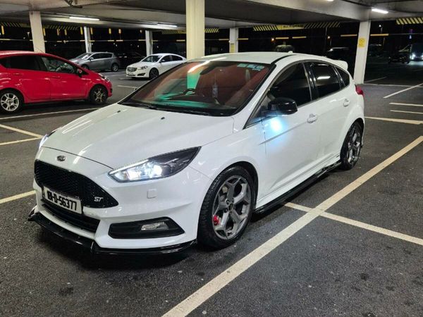 Ford Focus Hatchback, Diesel, 2018, White