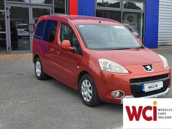 Peugeot Partner MPV, Diesel, 2011, Red