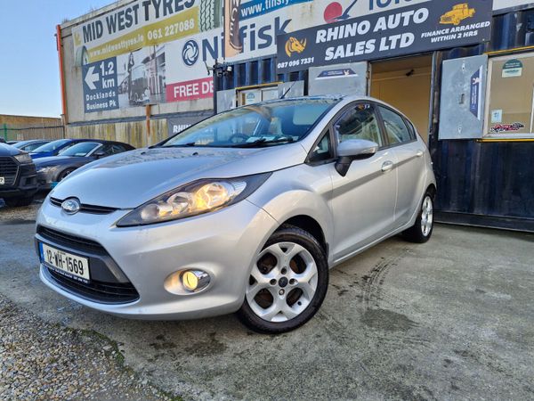 Ford Fiesta Hatchback, Petrol, 2012, Silver