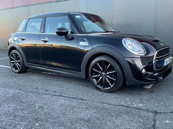 Mini Cooper Estate/Jeep, Diesel, 2016, Black