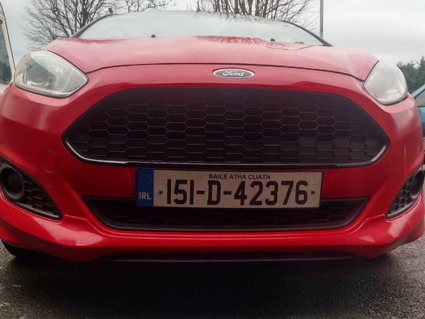 Ford Fiesta Hatchback, Petrol, 2015, Red