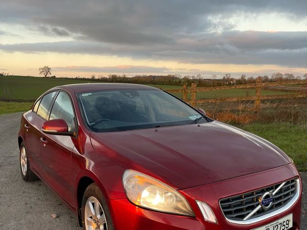 Volvo S60 Saloon, Diesel, 2012, Red