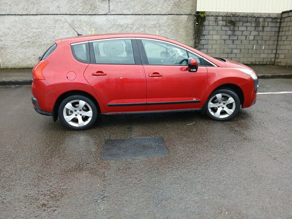 Peugeot 3008 MPV, Diesel, 2011, Red