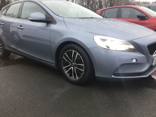 Volvo V40 Hatchback, Diesel, 2016, Blue