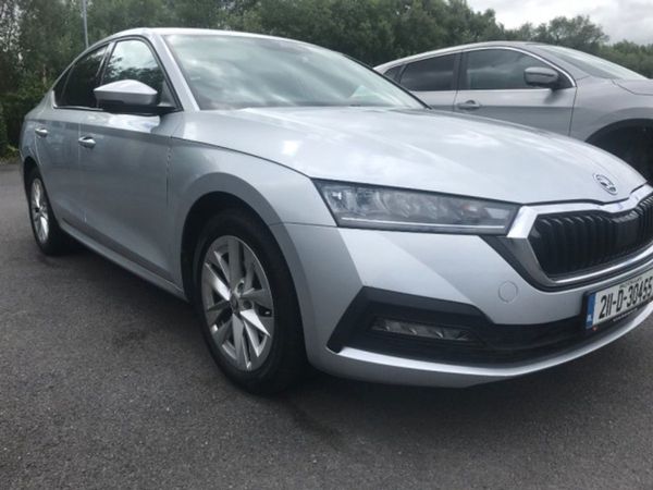 Skoda Octavia Saloon, Diesel, 2021, Grey