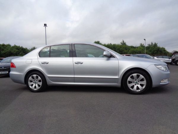 Skoda Superb Saloon, Diesel, 2013, Silver