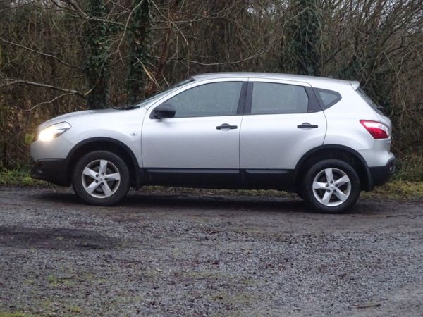 Nissan Qashqai SUV, Diesel, 2013, Silver