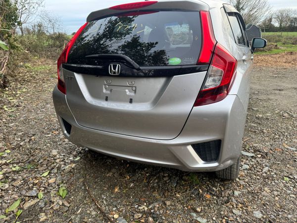 Honda Fit Hatchback, Petrol, 2014, Silver