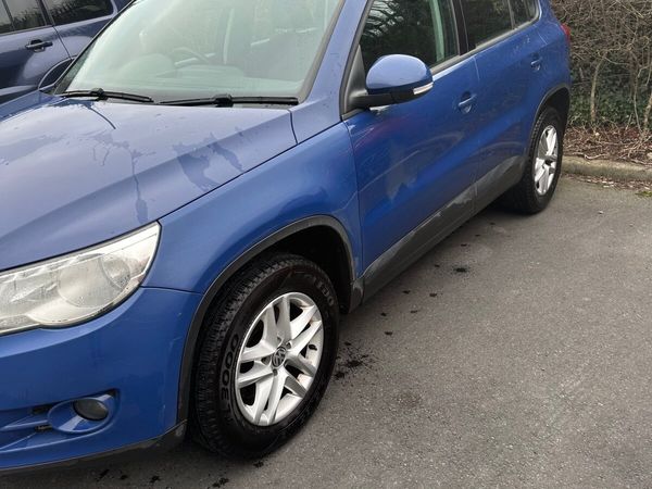 Volkswagen Tiguan SUV, Diesel, 2010, Blue