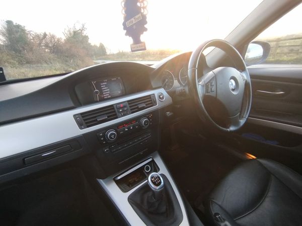 BMW 3-Series Saloon, Diesel, 2010, Grey