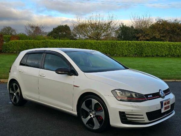 Volkswagen Golf Hatchback, Petrol, 2014, White