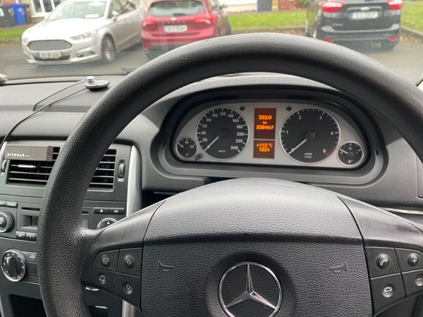 Mercedes-Benz B-Class MPV, Diesel, 2010, Silver