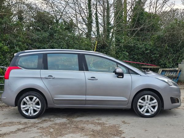 Peugeot 5008 MPV, Diesel, 2016, Grey