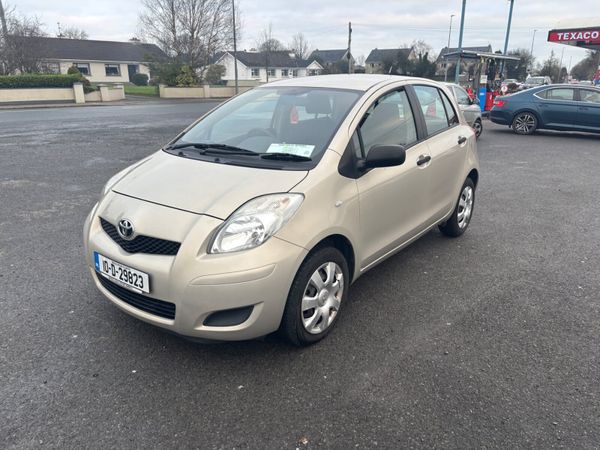 Toyota Yaris Hatchback, Petrol, 2010, Gold