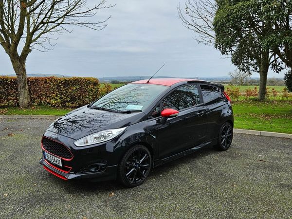 Ford Fiesta Hatchback, Petrol, 2015, Black