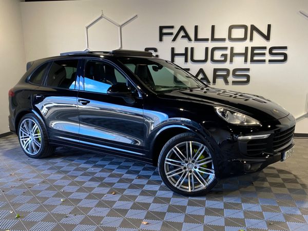 Porsche Cayenne SUV, Petrol Plug-in Hybrid, 2017, Black