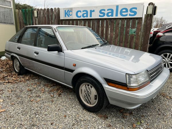 Toyota Carina Saloon, Petrol, 1986, Silver