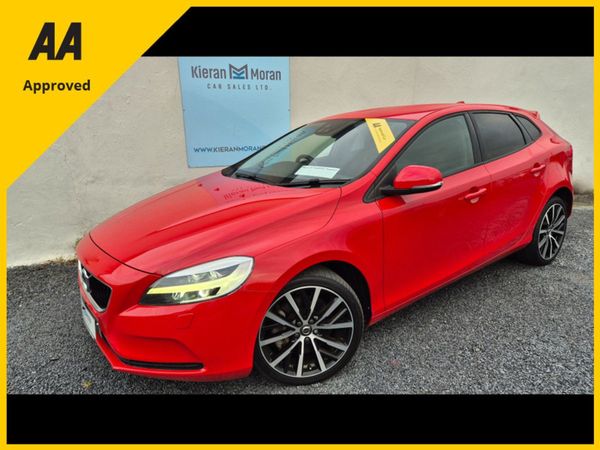 Volvo V40 Hatchback, Diesel, 2018, Red