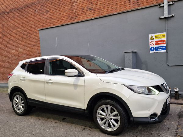 Nissan Qashqai Hatchback, Diesel, 2014, White