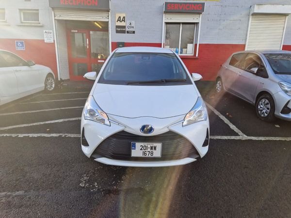 Toyota Vitz Hatchback, Petrol Hybrid, 2020, White