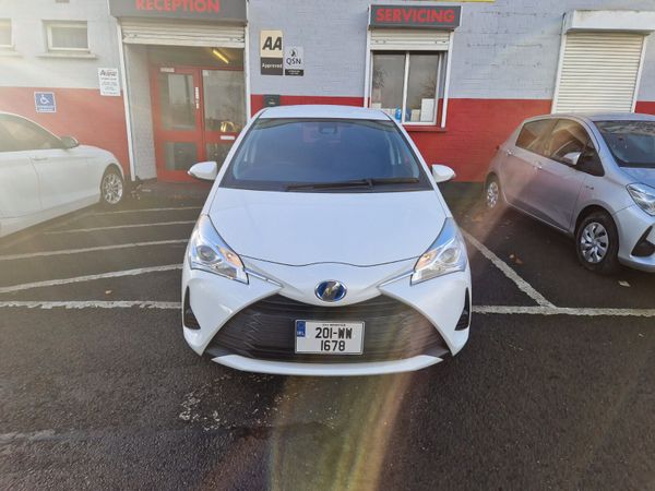 Toyota Vitz Hatchback, Petrol Hybrid, 2020, White