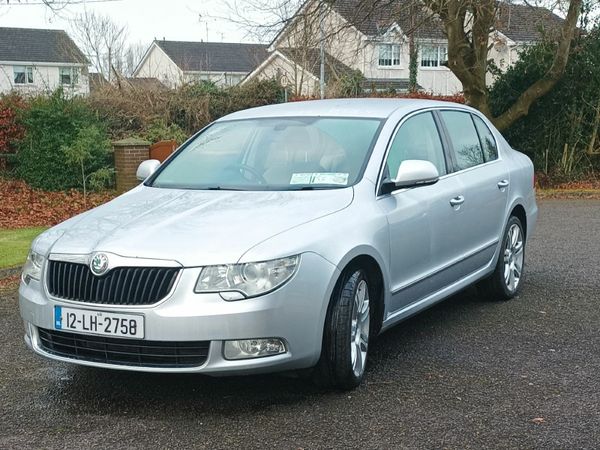 Skoda Superb Hatchback, Diesel, 2012, Silver