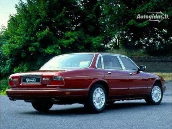 Jaguar XJ Saloon, Petrol, 1995, Red