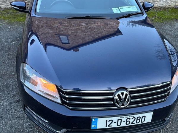 Volkswagen Passat Saloon, Diesel, 2012, Blue