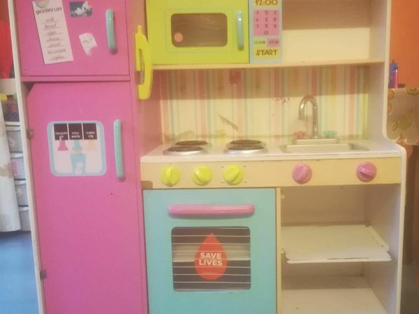 Done deal toy kitchen online