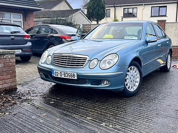 Mercedes-Benz E-Class Saloon, Diesel, 2002, Blue