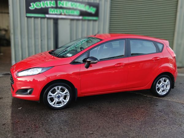 Ford Fiesta Hatchback, Petrol, 2015, Red