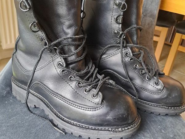 mountaineering boots 61 All Sections Ads For Sale in Ireland DoneDeal