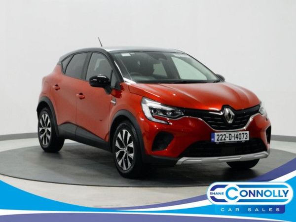 Renault Captur Hatchback, Petrol, 2022, Red