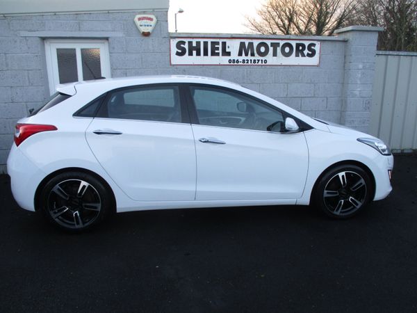 Hyundai i30 Hatchback, Diesel, 2015, White