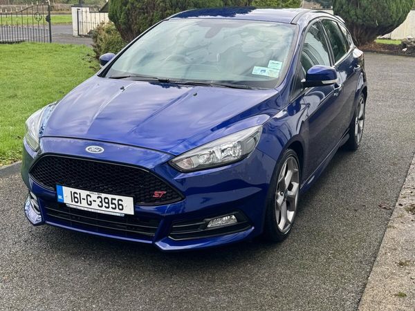 Ford Focus Hatchback, Diesel, 2016, Blue