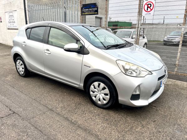 Toyota Aqua Hatchback, Petrol Hybrid, 2014, Silver