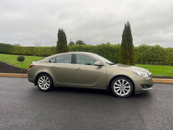 Opel Insignia Hatchback, Diesel, 2015, Green