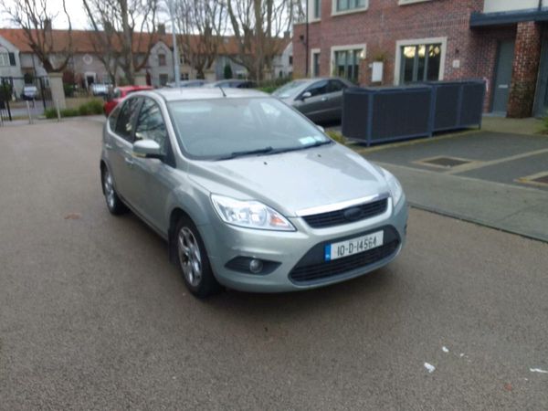 Ford Focus Hatchback, Diesel, 2010, Gold