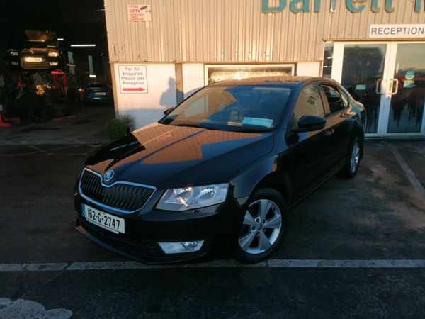 Skoda Octavia Hatchback, Diesel, 2016, Black