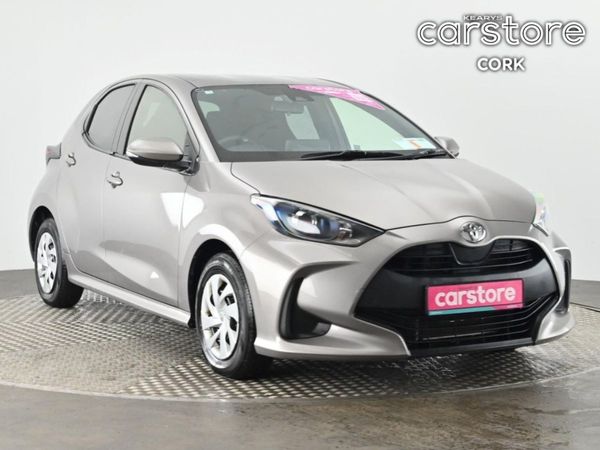 Toyota Yaris Hatchback, Petrol, 2021, Gold