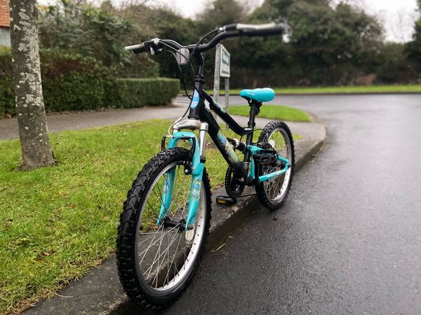 Mountain bike with stabilisers on sale