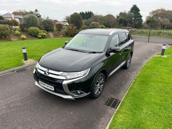 Mitsubishi Outlander SUV, Diesel, 2016, Black