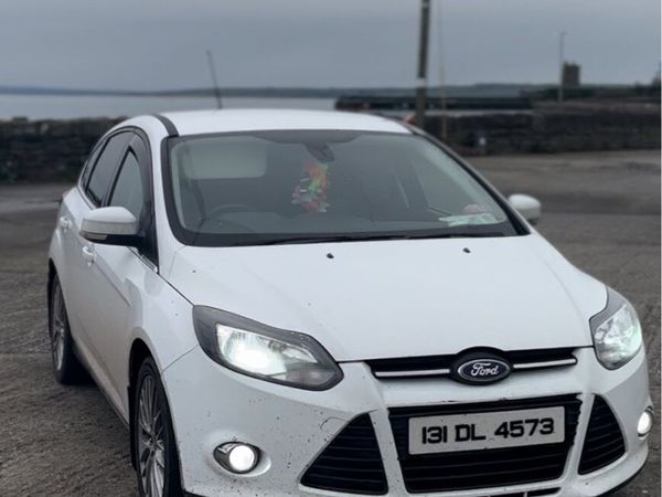 Ford Focus Hatchback, Petrol, 2013, White
