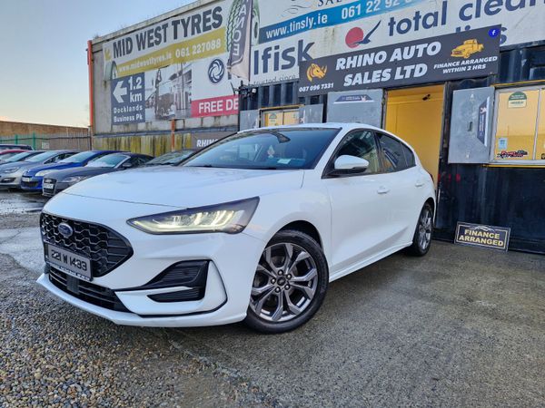 Ford Focus Hatchback, Petrol, 2022, White