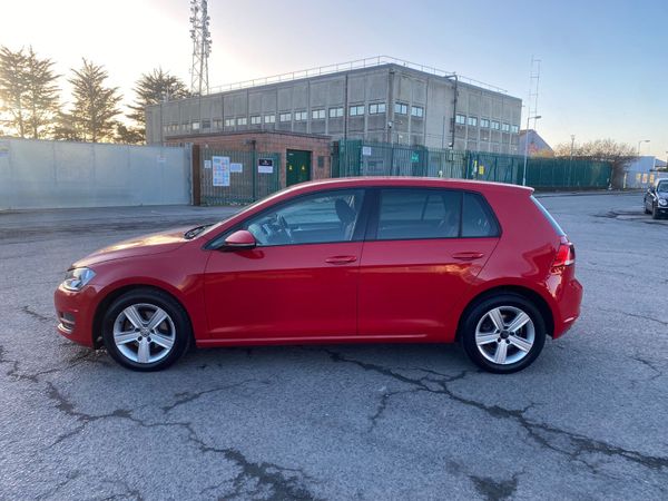 Volkswagen Golf Hatchback, Petrol, 2015, Red