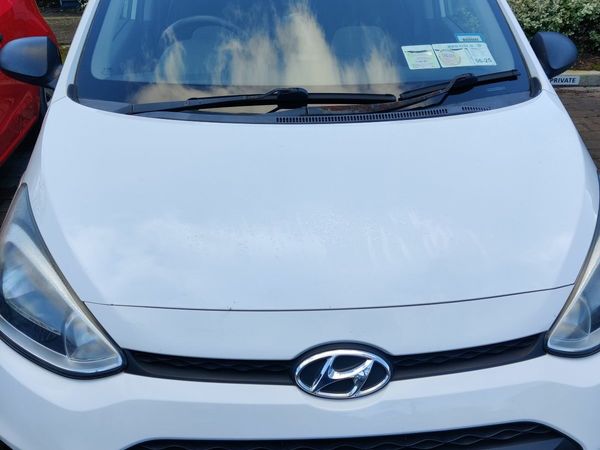 Hyundai i10 Hatchback, Petrol, 2014, White