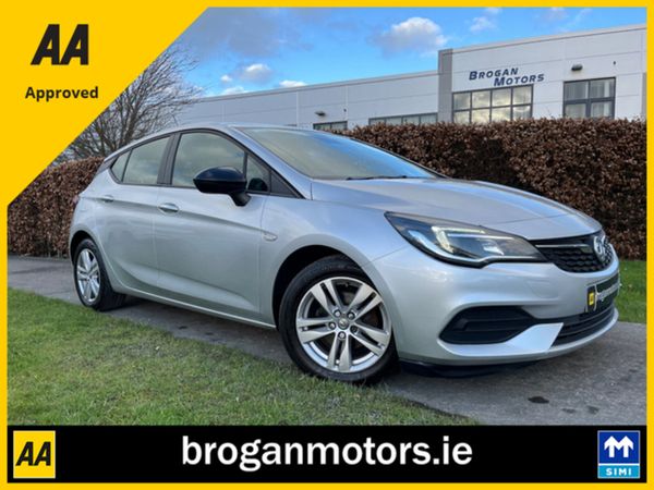 Opel Astra Hatchback, Diesel, 2021, Silver